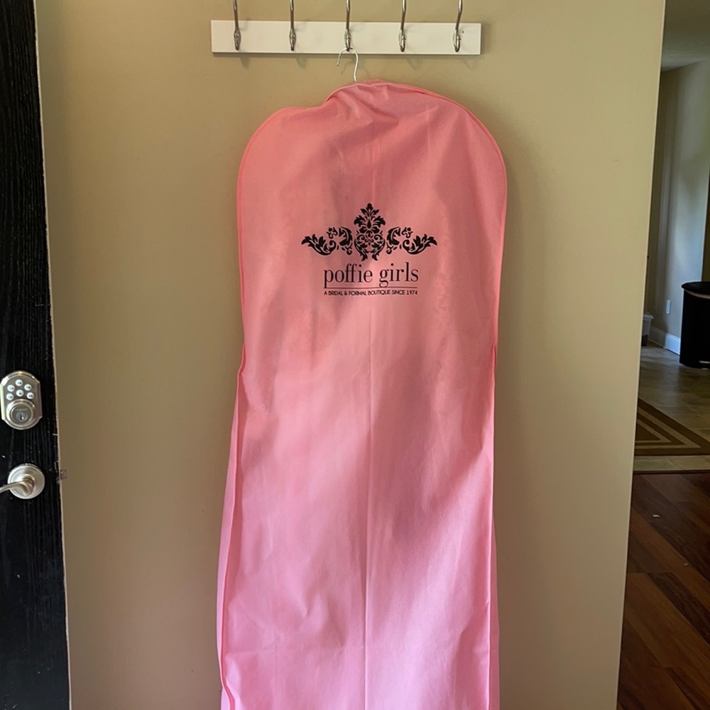 Size 14 wedding dress. No alterations.